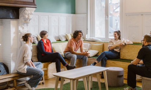 Meer dan de stoel warmhouden 