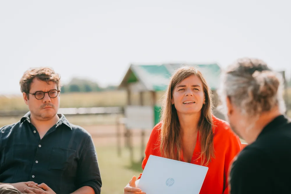 Over ondersteuning, samenwerking en efficiëntiedrang